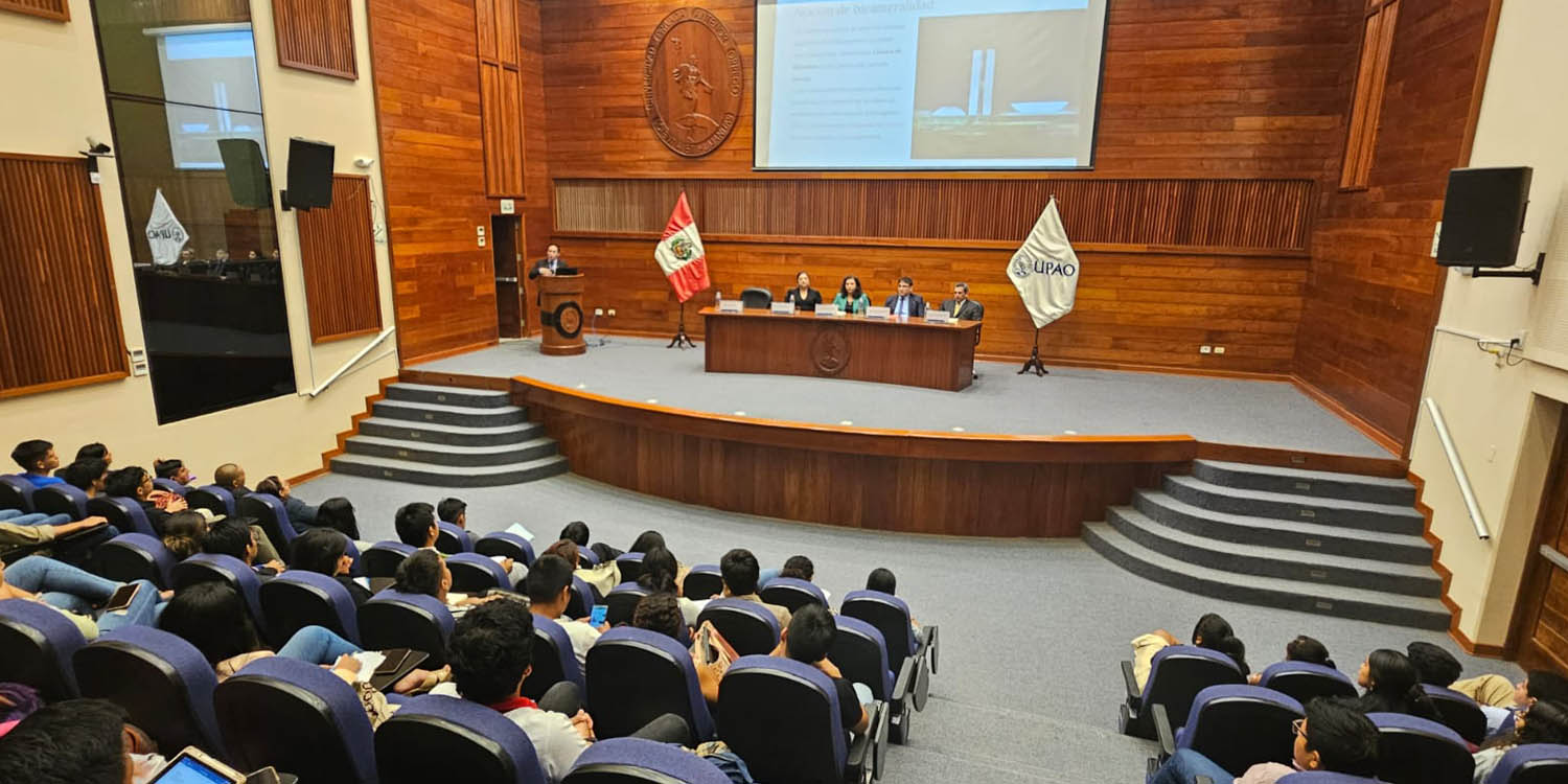 Conferencias magistrales en el inicio de los Miércoles Jurídicos - En la filial Piura, especialistas en derecho abordaron temas sobre constitucionalidad y gobernabilidad