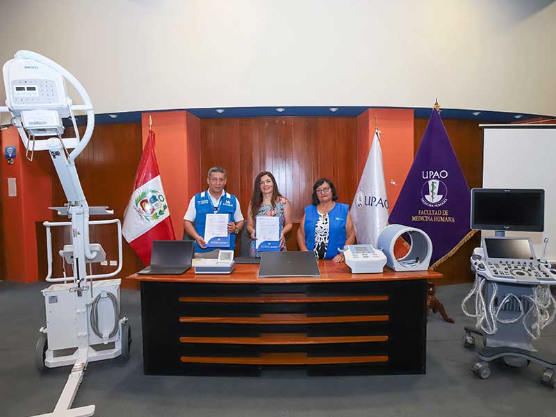 UPAO entrega equipos de alta gama a Red Asistencial La Libertad - Para mejorar la atención de los pacientes del hospital Víctor Lazarte