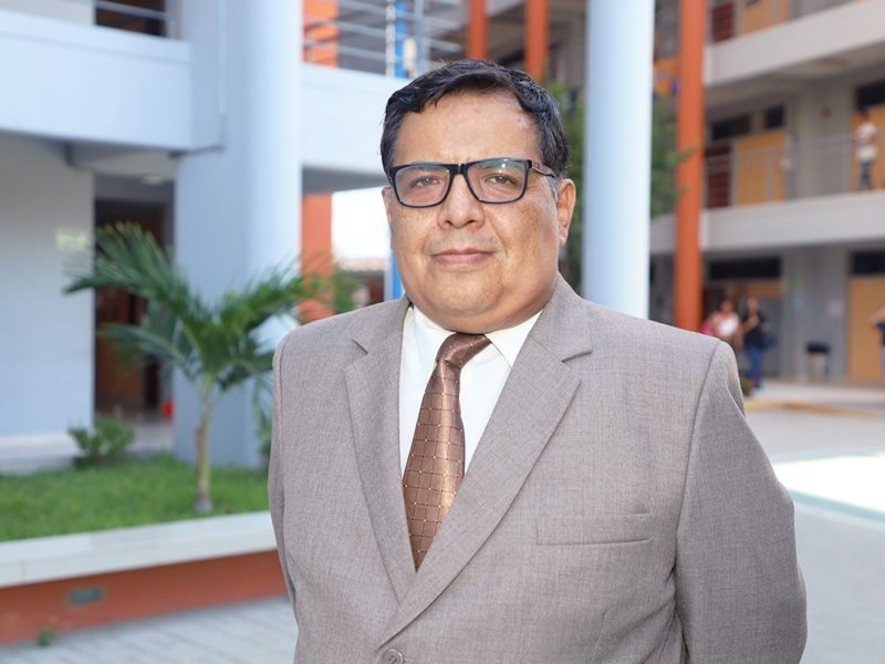 UPAO suma nuevo investigador Renacyt - El Concytec calificó al nivel VII al doctor José Villanueva Butrón, docente del Programa de Estudio de Derecho