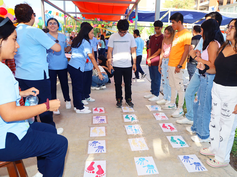 Expoferia en UPAO, por Día del Psicólogo Peruano - Los estudiantes mostraron las áreas en que se desempeña el profesional de la psicología